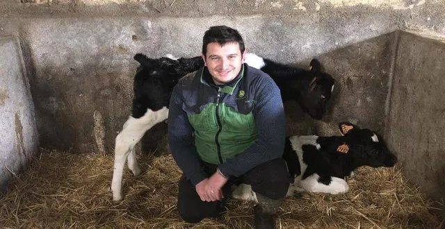 photo  chez les bouis, on est éleveur de père en fils. cédric a changé de voie pourreprendre l’élevage familial.  &copy;  ouest-france 