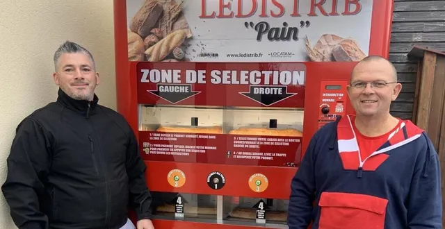 photo  le boulanger-pâtissier, jérôme toublanc (à gauche) et dominique rondeau, salarié de la boulangerie.  &copy;  ouest-france 