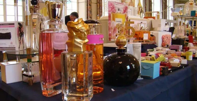 photo  une multitude de flacons portant des noms illustres seront présentés lors de ce salon.  &copy;  archives le maine libre 