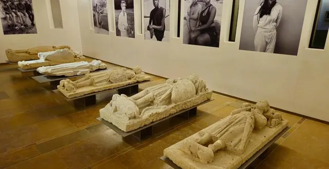 photo  les photographies d’israel arino et les gisants font lien.  &copy;  le maine libre 