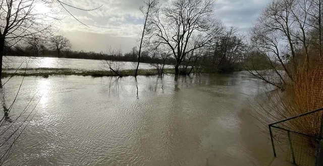 photo  la sarthe est sortie de son lit et inonde les champs au niveau de courteille, à alençon (orne), ce mercredi 3 janvier 2024.  &copy;  ouest-france 