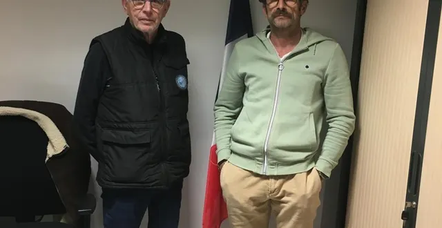 photo  daniel raverdy, maire délégué de longuenée-en-anjou, dans la mairie de pruillé au côté de grégory joly.  &copy;  co 