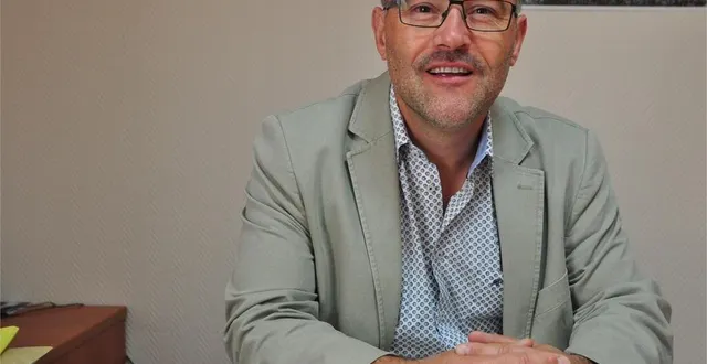 photo  laurent hubert sera le premier maire du pays fléchois à organiser sa cérémonie des vœux ce jeudi 4 janvier à villaines-sous-malicorne.  &copy;  archive le maine libre 
