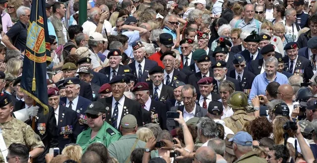photo  par la force des choses et de l’âge, le 80e anniversaire du débarquement se présente comme la dernière grande date anniversaire en présence des vétérans. le public a saisi l’ampleur de l’événement en réservant déjà des logements à tour de bras autour du 6 juin 2024.  &copy;  archives thierry creux / ouest-france 