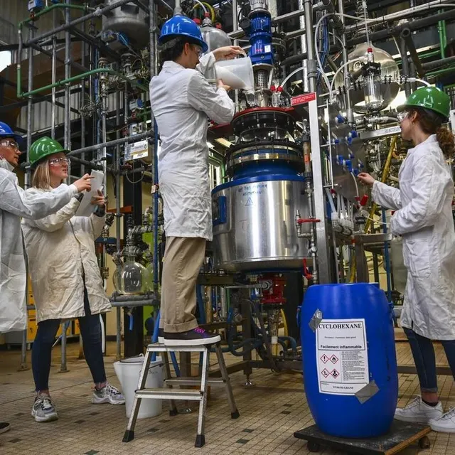 photo 10 mars 2022. le bâtiment de l’iut de chimie est en passe d’être détruit et un nouveau laboratoire construit.  ©  archives le maine libre – denis lambert