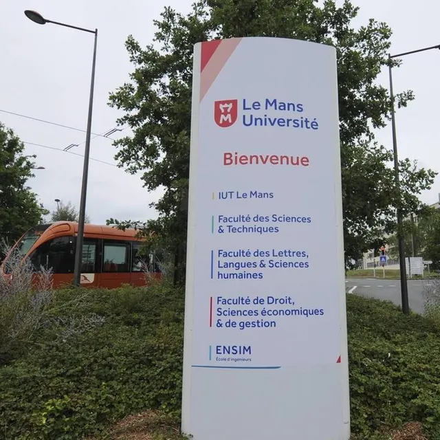 photo le tramway a relié l’université au centre-ville en 2007.  ©  archives le maine libre – yvon loué