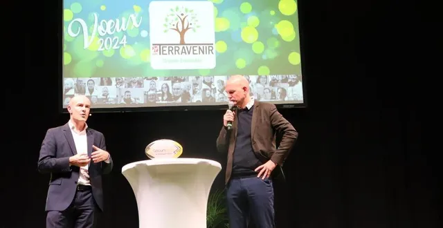 photo  christophe pajot, le directeur de ldc sablé, ici en compagnie de dylan chevalier, a présenté la nouvelle identité de l’entité sabolienne lors de la cérémonie des vœux le vendredi 5 janvier 2024.  &copy;  ouest-france 