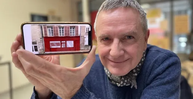 photo  jean-françois lefèvre, pendulier d’argentan, avec l’esquisse de son projet, au 20 rue du griffon.  &copy;  ouest-france 