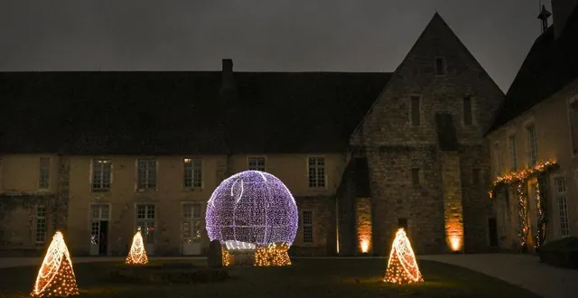 photo  le record de fréquentation a été battu à l’abbaye de l’épau pour le voyage lumineux et sonore.  &copy;  photo : le maine libre – denis lambert 