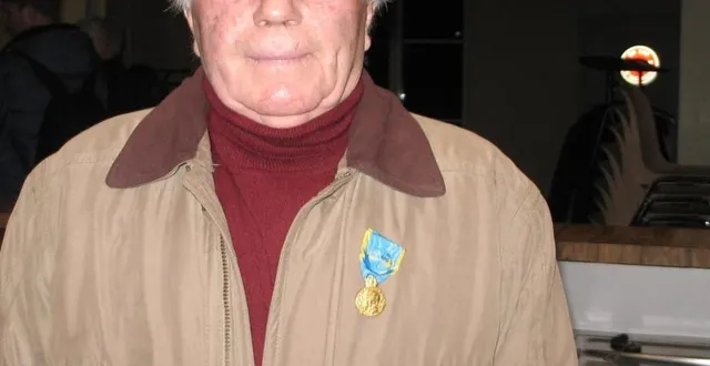 photo  jean brisebourg honoré par jeunesse et sports  &copy;  le maine libre 