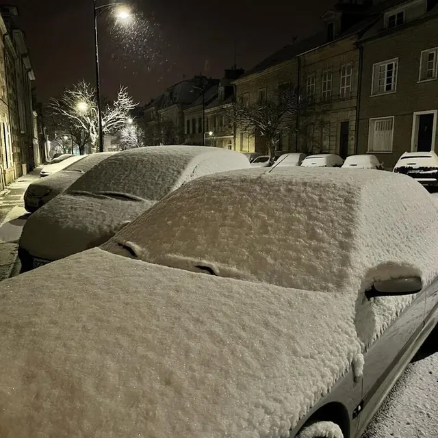 photo à alençon, ça faisait plusieurs années que la couche de neige n’avait pas été aussi épaisse.  ©  ouest-france