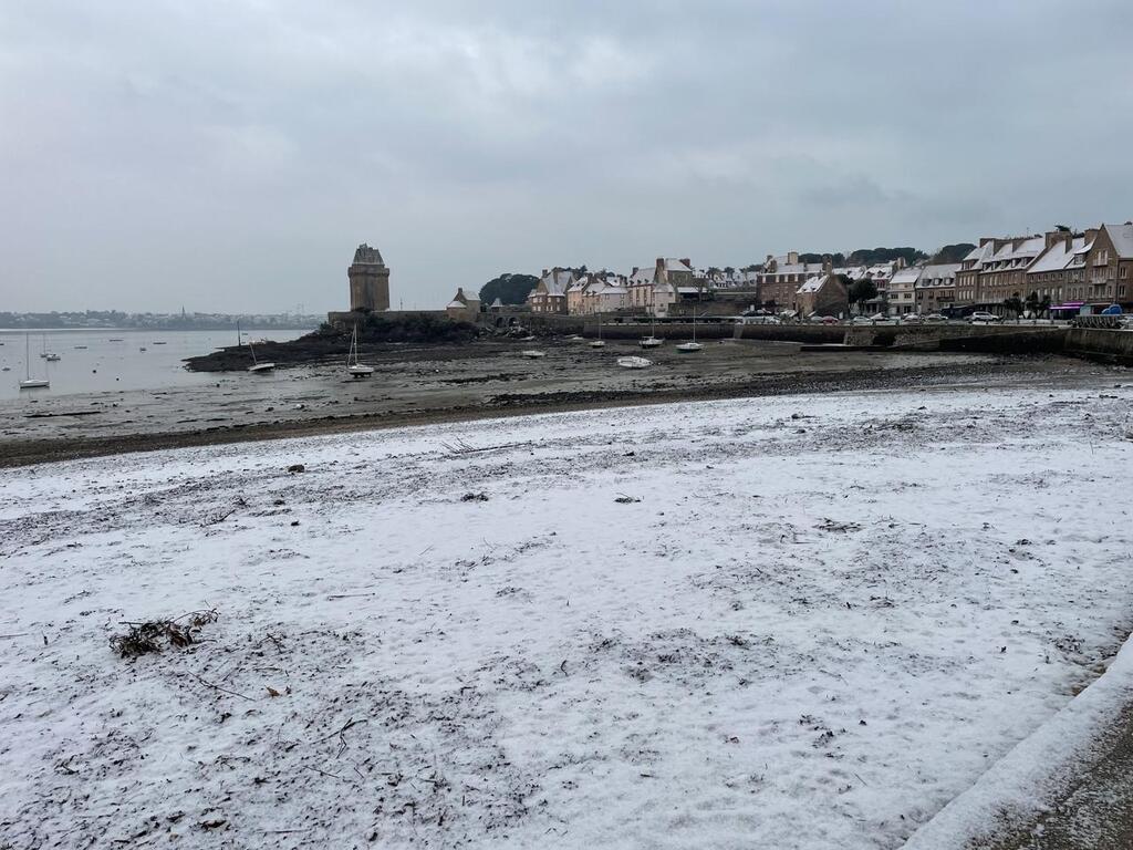 EN IMAGES. La France Sous La Neige, Jusqu’à 7 Cm En Normandie - Brest ...