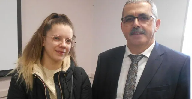 photo  laura varenne, enquêtrice pour le recensement, et le maire, bruno boulay.  &copy;  ouest-france 