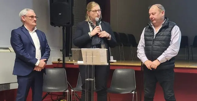 photo  jean-philippe rétif et christophe boireau ont été médaillés par la députée anne-laure blin.  &copy;  co 