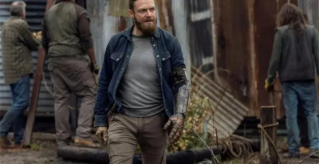 photo  l’acteur américain ross marquand, vu dans la série the walking dead, sera l’invité du geek life festival du mans (sarthe), samedi 13 et dimanche 14 janvier 2024.  &copy;  josh stringer/amc 