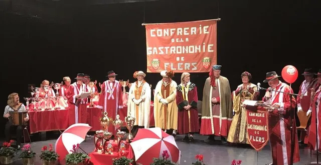 photo  la confrérie des gastronomes de flers, dans l’orne, a organisé son chapitre le 19 novembre 2023 au forum de flers. un événement qui rassemble des confréries venues de toute la france et permettant l’intronisation de certains membres.  &copy;  ouest-france 