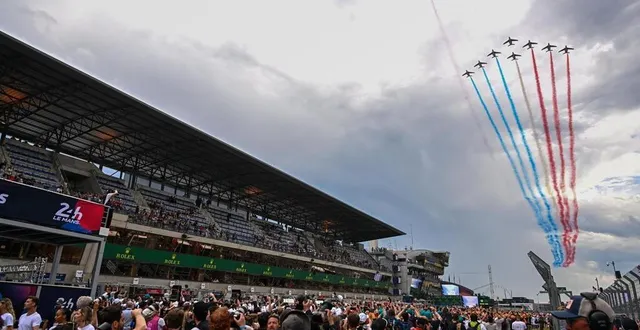 photo  la grande tribune des stands va être rénovée après l’édition 2024. première étape, un nouveau podium, qui se voudra plus grand et tourné vers le public.  &copy;  franck dubray / ouest france 