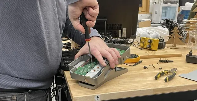 photo  une des façons de réduire ses déchets : réparer les objets qui ne fonctionnent plus.  &copy;  ouest-france 