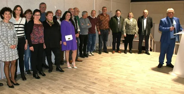 photo  l’équipe municipale de spay présentait ses vœux à la population vendredi.  &copy;  le maine libre 