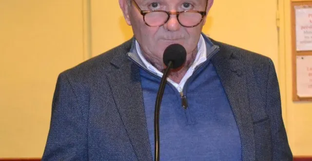 photo  jean-louis lemaître, le maire, lors des vœux.  &copy;  le maine libre 