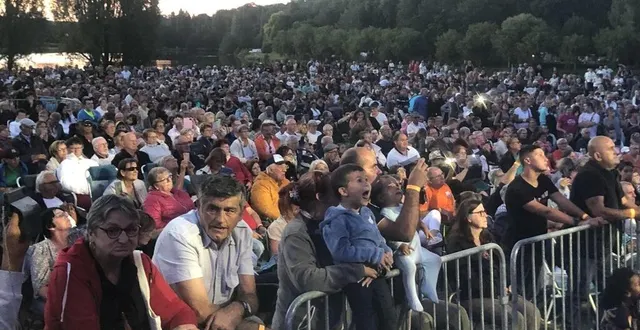 photo  chaque année, huit artistes amateurs peuvent se produire en première partie de soirée, au festival des tufféeries.  &copy;  archives le maine libre 