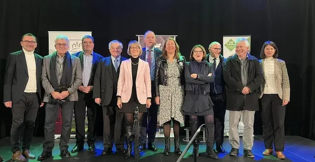 photo  c’est au gymnase de l’hippodrome que s’est déroulée, jeudi soir, la cérémonie des vœux de la ville et de la communauté de communes.  &copy;  ouest-france 