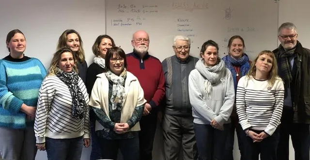 photo  les écoles participantes lors de la remise des prix, aux côtés des compagnons des terroirs, des partenaires et représentants de l’éducation nationale et de l’enseignement catholique.  &copy;  co 