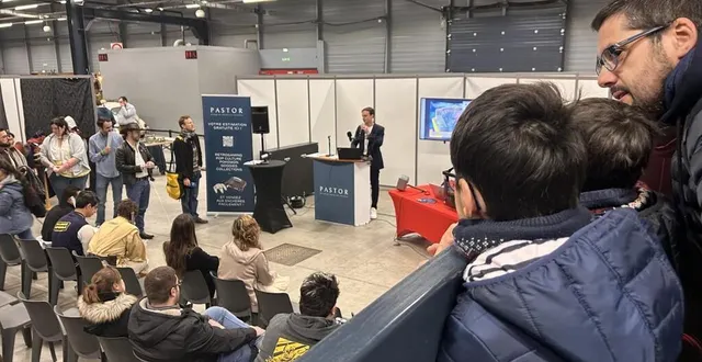 photo  cartes pokemon, figurine géante ou encore consoles de jeux ont été vendues aux enchères, dimanche 14 janvier 2024, lors du geek life festival, au mans (sarthe).  &copy;  ouest-france 