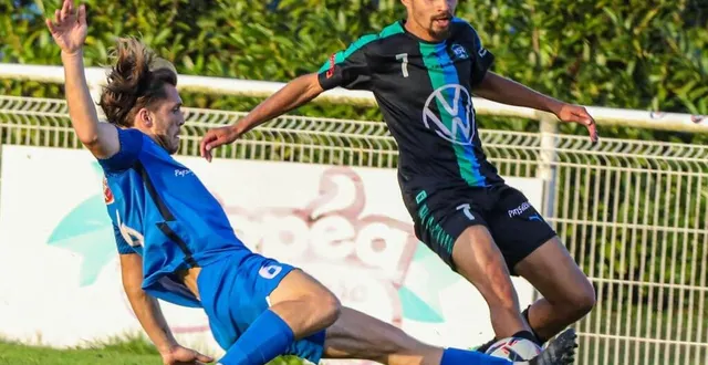 photo  la suze-roëzé, en noir, attend un nouvel entraîneur.  &copy;  archives le maine libre 