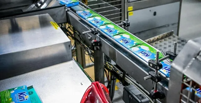 photo  la fromagerie bel doit répondre à plusieurs défis écologiques pour l’avenir, comme sa consommation d’eau pour la production des kiri.  &copy;  photo : le maine libre – yvon loué 