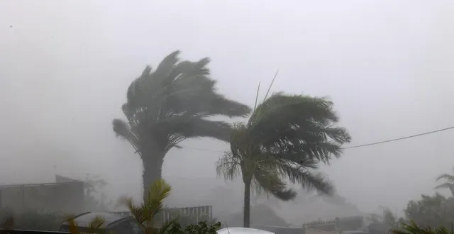 photo  le cyclone belal a soufflé fort sur la réunion mais a fait moins de dégâts que redouté.  &copy;  afp 