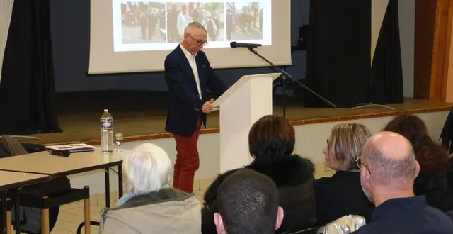 photo  le maire jean-claude boiziau a présenté ses vœux aux habitants pour 2024.  &copy;  le maine libre 