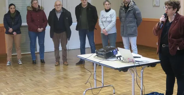photo  mélanie cosnier et son équipe municipale ont entamé un vaste chantier au sein de l’école qui devrait largement les occuper sur la première partie de l’année.  &copy;  ouest-france 