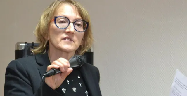 photo  nicole foucault a mis en avant l’installation de panneaux solaires sur les toits de la commune.  &copy;  le maine libre 