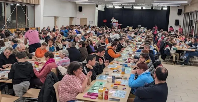 photo  plus de 300 personnes ont participé au loto organisé dans la nouvelle salle municipale.  &copy;  le maine libre 