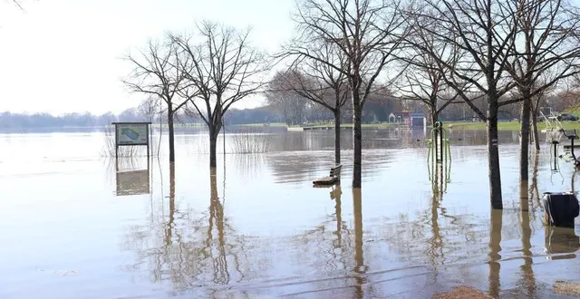 photo  le lac et l’huisne ne formaient plus qu’un, vendredi 19 janvier 2024.  &copy;  le maine libre 