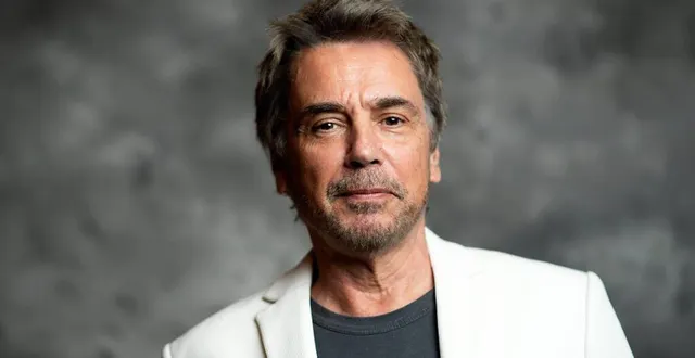 photo  jean-michel jarre, parrain de la biennale internationale le mans sonore, donnera une master class ce samedi 20 janvier 2024.  &copy;  photo afp – valérie macon 