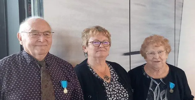 photo  maryline sanglebœuf, première adjointe, au centre, entourée de lucienne meunier et de bernard ruel.  &copy;  le maine libre 