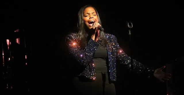 photo  mentissa sur la scène joël-le theule, vendredi 19 janvier 2024, à sablé-sur-sarthe.  &copy;  ouest-france 