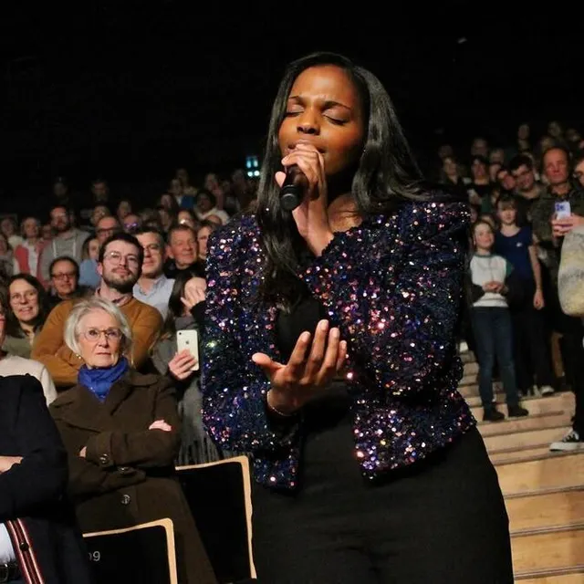 photo l’artiste est allée jusqu’à chanter parmi les spectateurs.  ©  ouest-france