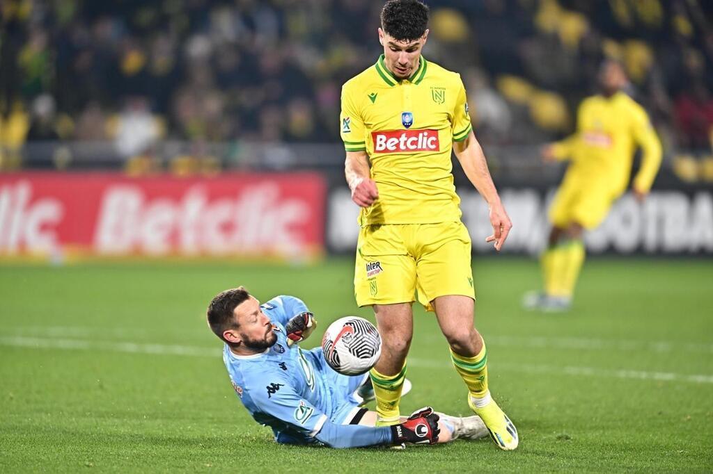 Stade Lavallois Un Exploit Collectif Un Hautbois Décisif Les Notes Après Nantes Laval