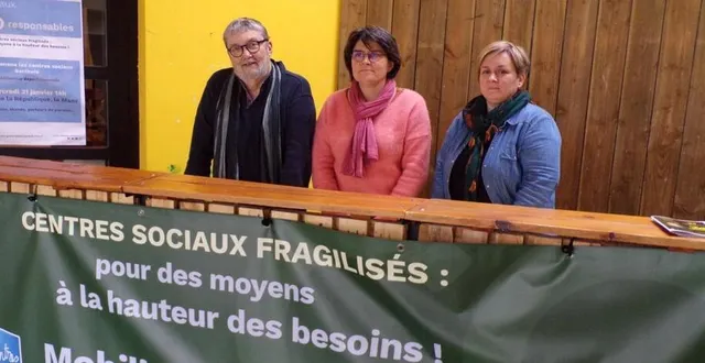 photo  de g. à dr : michel goyet, françoise ouvrard, hélène avice directrice du centre rabelais.  &copy;  le maine libre 