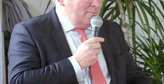 photo  arnaud de calonne, maire de beillé, a détaillé les projets qui verront le jour en 2024.  &copy;  le maine libre 