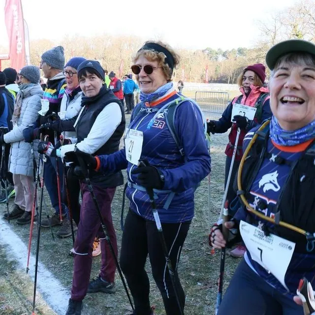 photo la marche nordique, c’est d’abord de la bonne humeur. deux épreuves se sont élancées, dans la fraîcheur, samedi après-midi.  ©  ouest-france