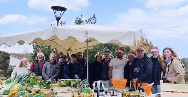 photo  au fil des années, le marché ardinois s’est structuré sous une forme associative, pour offrir une gamme de produits de qualité.  &copy;  co 
