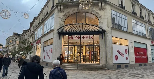 photo  les employés du monoprix d’alençon devront encore attendre avant de connaître l’avenir du magasin.  &copy;  ouest-france 