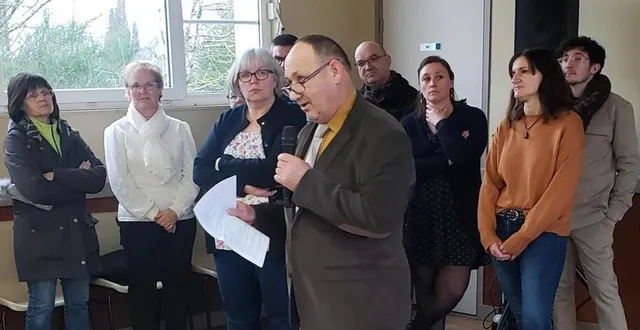 photo  le maire, alain morançais, entouré de son conseil municipal.  &copy;  ouest-france 