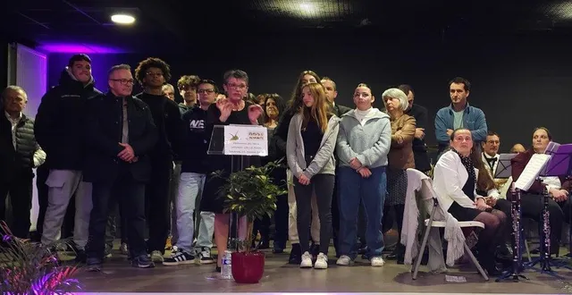 photo  martine couet, maire, présente les projets de fin de mandat.  &copy;  maire de voivres 