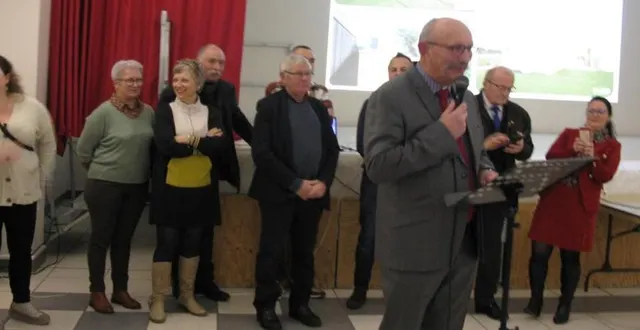 photo  le maire, jacky marchand, et membres du conseil municipal, ont présenté leurs vœux aux habitants.  &copy;  ouest-france 