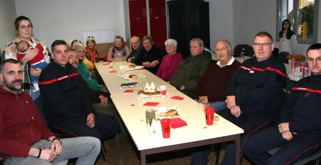 photo  les pompiers volontaires à la retraite étaient conviés à la galette.  &copy;  le maine libre 